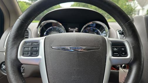 2016 Chrysler Town & Country Touring