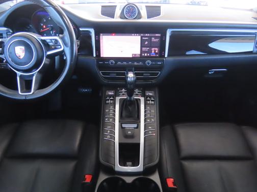 2020 Porsche Macan Base