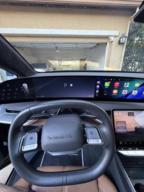 Black 2026 Lucid Gravity Grand Touring