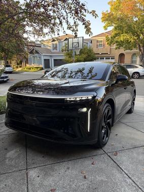 Black 2026 Lucid Gravity Grand Touring