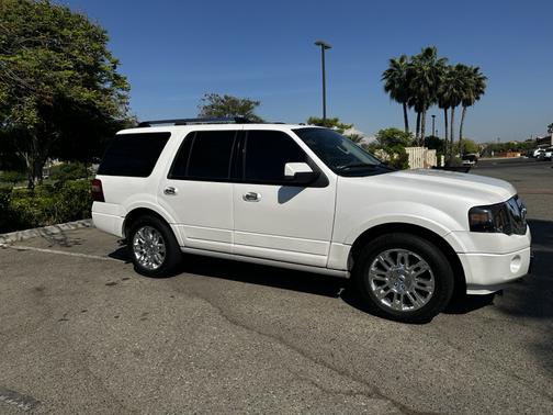 White 2011 Ford Expedition Limited