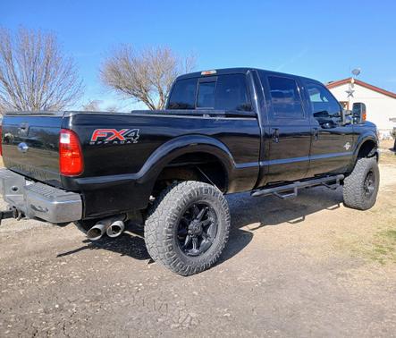 Black 2014 Ford F-250 Platinum