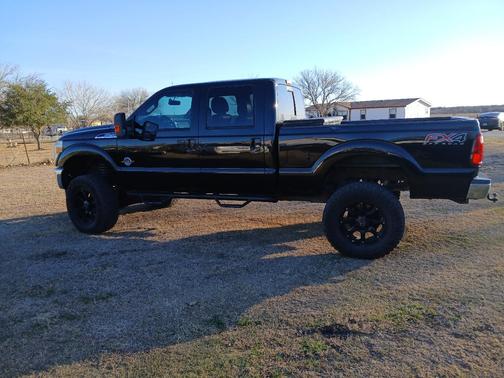 Black 2014 Ford F-250 Platinum