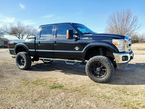 Black 2014 Ford F-250 Platinum