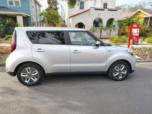 2017 Kia Soul EV Base
