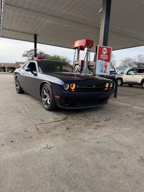Blue 2015 Dodge Challenger SXT