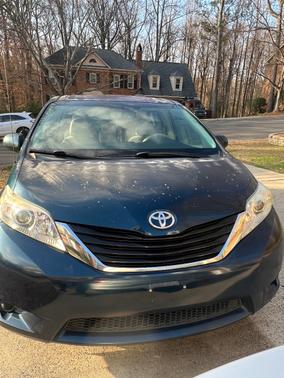 2011 Toyota Sienna LE