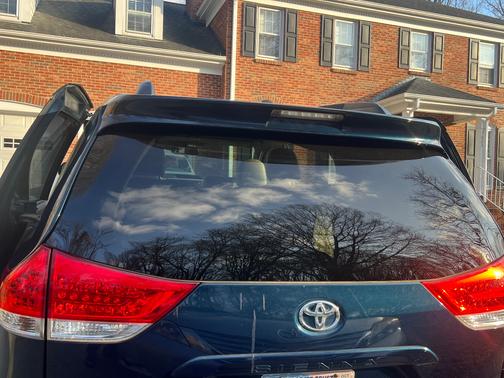 2011 Toyota Sienna LE