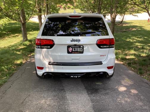 White 2016 Jeep Grand Cherokee SRT