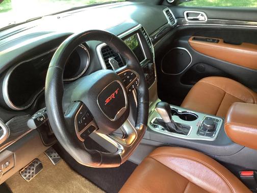 White 2016 Jeep Grand Cherokee SRT