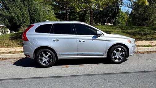 Silver 2015 Volvo XC60 T6
