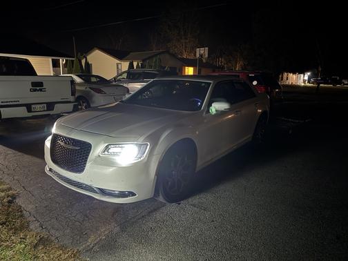 White 2016 Chrysler 300 S