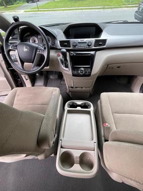 Red 2015 Honda Odyssey EX