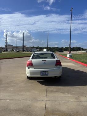 White 2005 Mitsubishi Galant SE