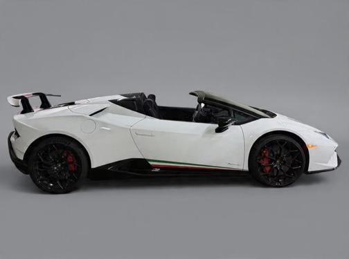 White 2019 Lamborghini Huracan Performante