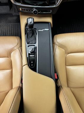 Black 2018 Volvo V90 Cross Country T5