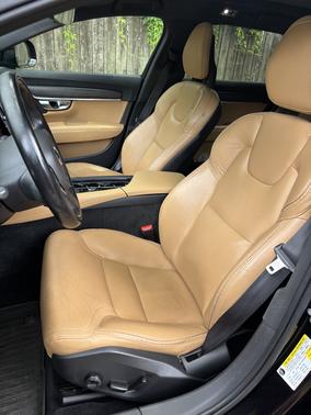 Black 2018 Volvo V90 Cross Country T5