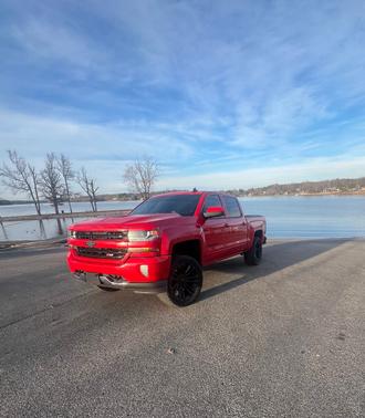 2017 Chevrolet Silverado 1500 2LT