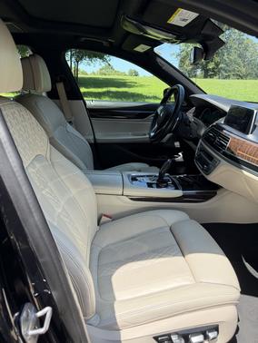 Blue 2019 BMW 750 i