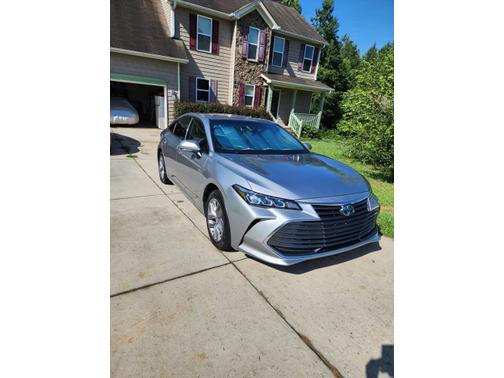 2019 Toyota Avalon Hybrid XLE