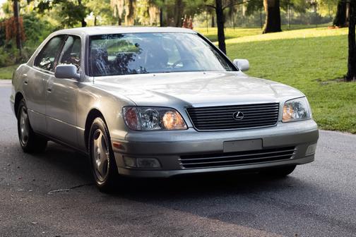 Silver 2000 Lexus LS 400 LS