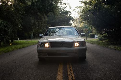 Silver 2000 Lexus LS 400 LS