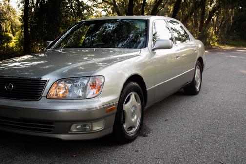 Silver 2000 Lexus LS 400 LS