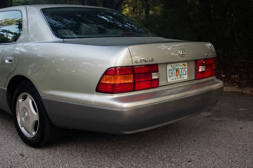 Silver 2000 Lexus LS 400 LS