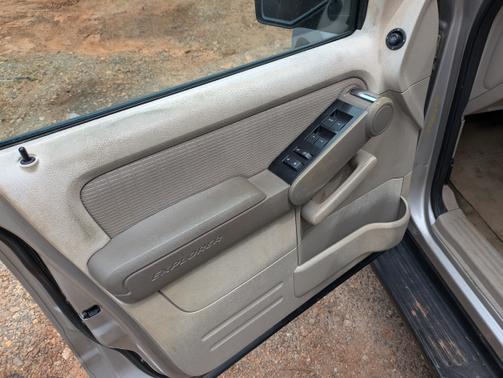 2006 Ford Explorer XLT