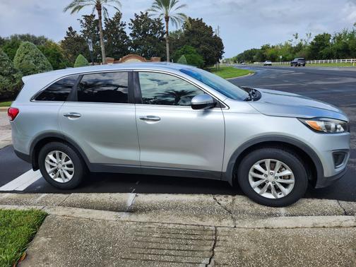 2016 Kia Sorento L