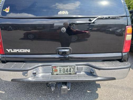Black 2002 GMC Yukon SLT