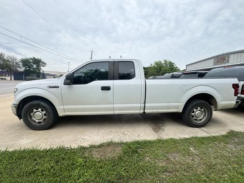 White 2018 Ford F-150 XL