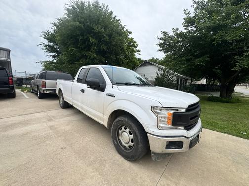 White 2018 Ford F-150 XL