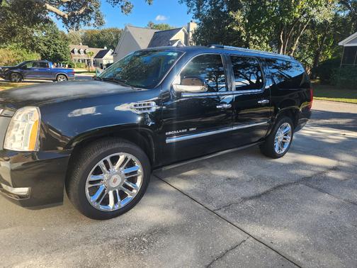 2014 Cadillac Escalade ESV Platinum Edition