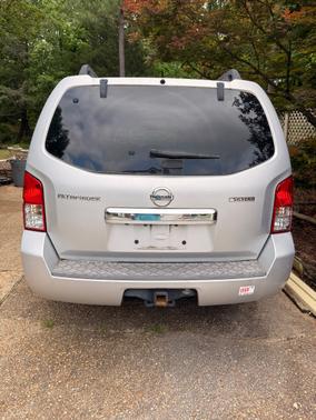 Silver 2011 Nissan Pathfinder Silver