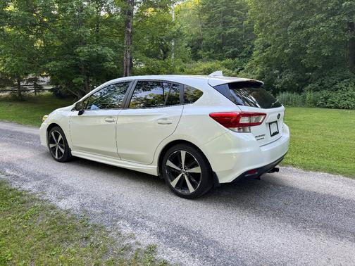 White 2018 Subaru Impreza 2.0i Sport
