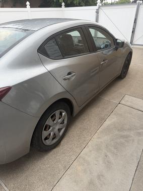 Silver 2014 Mazda Mazda3 i SV