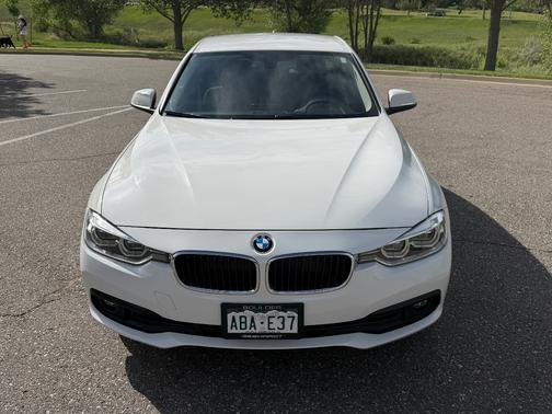 White 2018 BMW 320 i xDrive