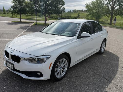 White 2018 BMW 320 i xDrive