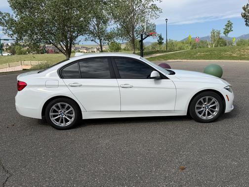 White 2018 BMW 320 i xDrive