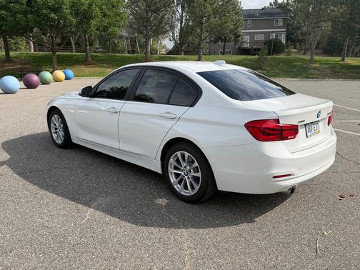 White 2018 BMW 320 i xDrive