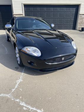 Photo 2 of 17 of 2009 Jaguar XKR Base