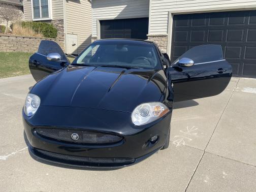 Photo 3 of 17 of 2009 Jaguar XKR Base
