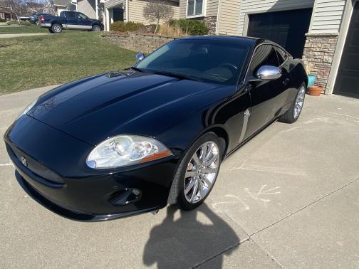 Photo 4 of 17 of 2009 Jaguar XKR Base