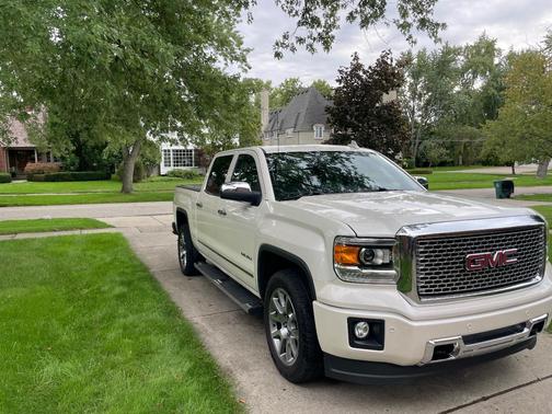 Beige 2015 GMC Sierra 1500 Denali