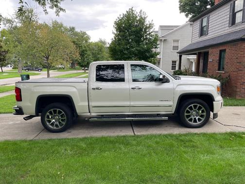 Beige 2015 GMC Sierra 1500 Denali