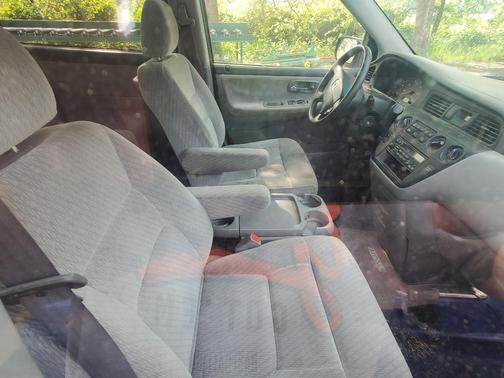 Silver 2004 Honda Odyssey LX