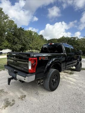 Black 2017 Ford F-250 Lariat