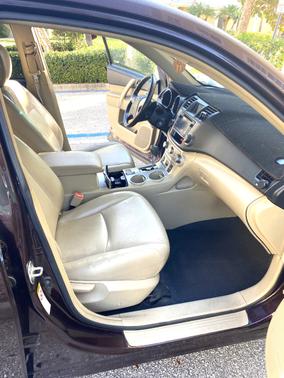 2013 Toyota Highlander SE