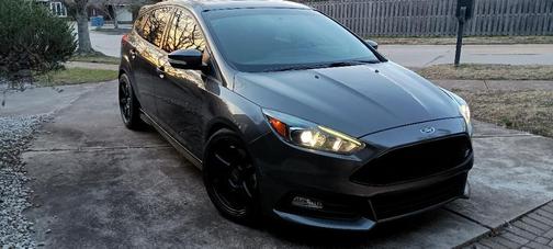 Black 2017 Ford Focus ST Base